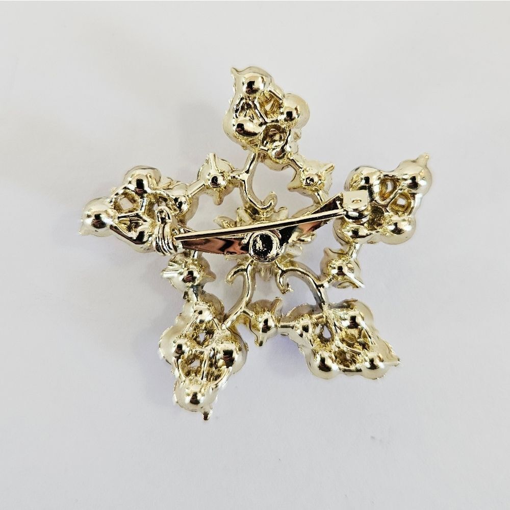 Vintage Gold Tone Pink Red Glass Rhinestone Star Snowflake Openwork Brooch Pin - Picture 5 of 7